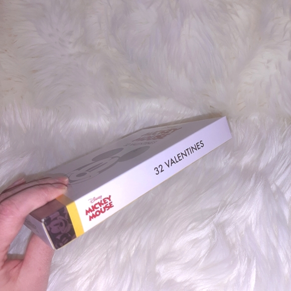 Mickey Mouse 32 Valentine Cards Kit NWT - Picture 3 of 5